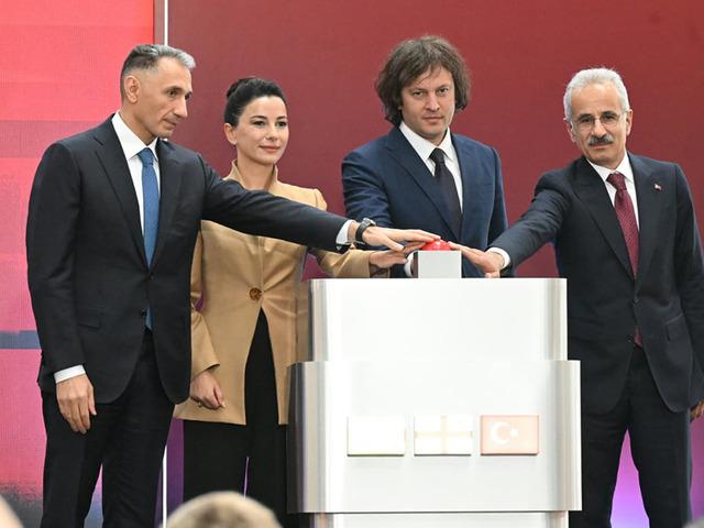 Bakan Uraloğlu 'Yeni bir aşamaya ge&ccedil;iyoruz' diyerek duyurdu: 'Stratejik bir girişim'