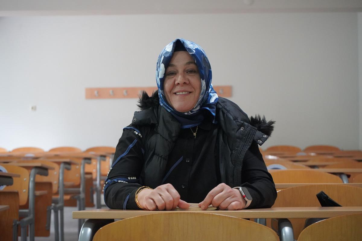 Kızı "yapabilirsin" dedi, 45 yaşında üniversiteli oldu 1