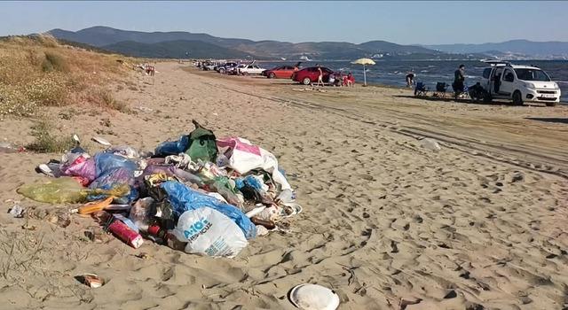 Pamucak sahilindeki kıyı kumulları tehlikede 3