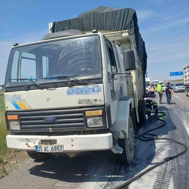 Babaeski de kamyonda yangın! İtfaiye hızlıca m&uuml;dahale etti 1