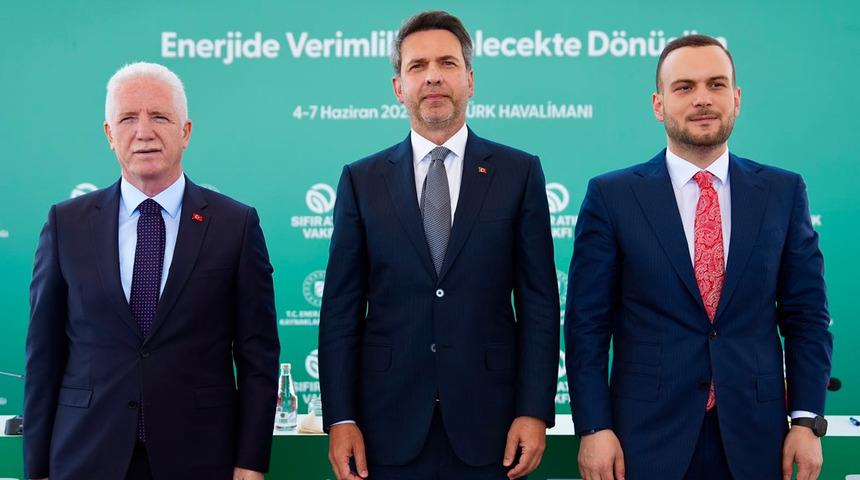 Bakan Bayraktar'dan sıfır atık mesajı: "Hayatın t&uuml;m alanlarında toplumumuzda buluşturmayı hedefliyoruz"