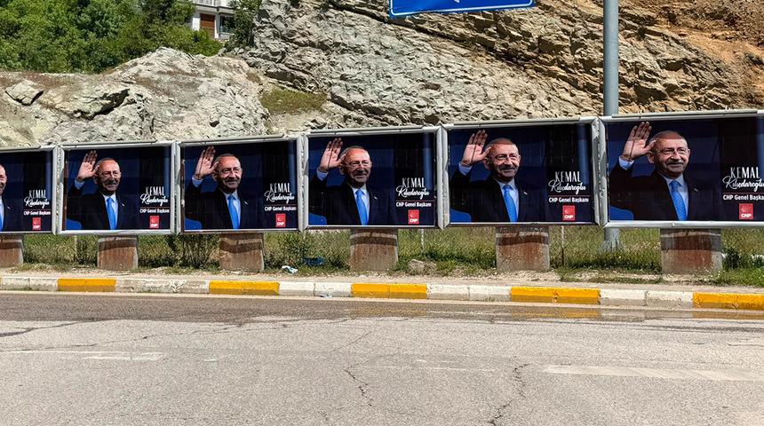 Tunceli'deki Kemal Kılı&ccedil;daroğlu afişleri g&uuml;ndem oldu! Valilik'ten a&ccedil;ıklama