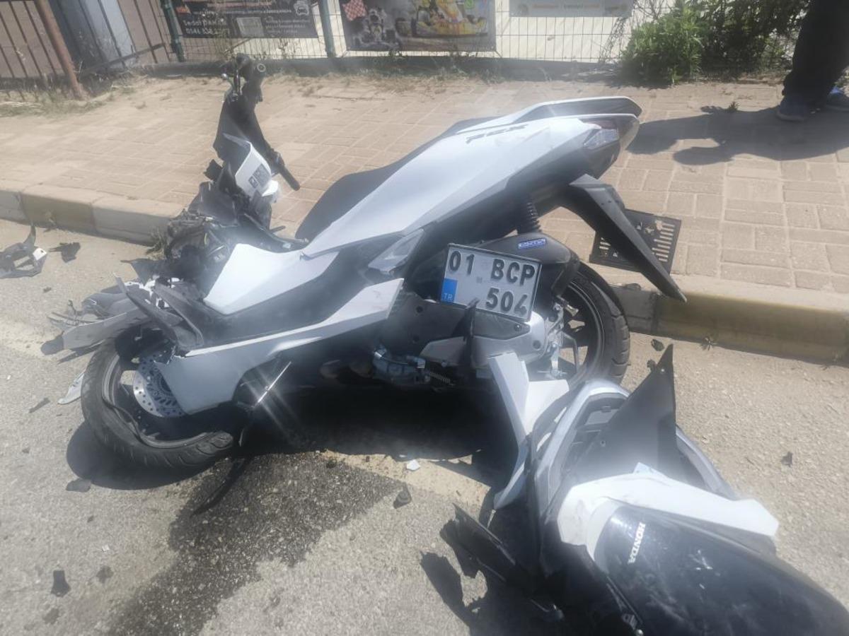 Alanya da minibüs ile motosiklet çarpıştı: 1 i ağır 2 yaralı 1