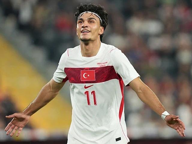 Galatasaray'dan y&uuml;zyılın 10 numara harekatı! Can Uzun i&ccedil;in masadaki rakam 65 milyon Euro