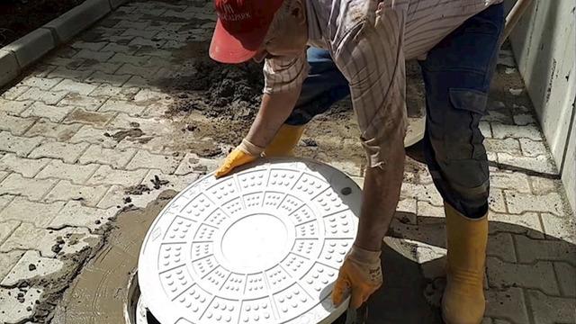 Kanalizasyondan çıkan şok etti: Bölgede yaşayanlar diken üstünde