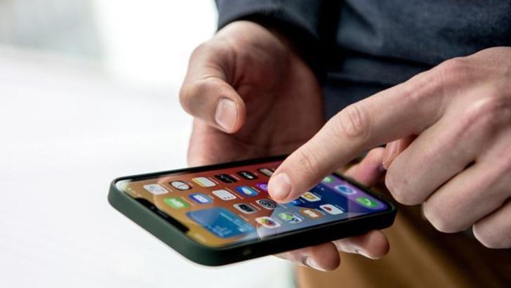 Telefonun artık can &ccedil;ekişiyor. Yeni bir telefon alacaksın ama fiyatlar u&ccedil;muş. Stratejin ne olur?