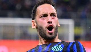 Fenerbah&ccedil;e'de Hakan &Ccedil;alhanoğlu bombası! Maaşı bile belli oldu