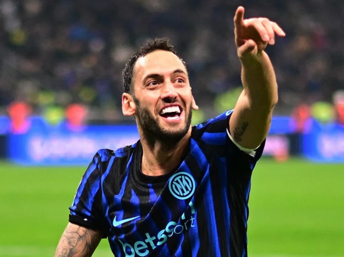 Fenerbah&ccedil;e de Hakan &Ccedil;alhanoğlu bombası! Maaşı bile belli oldu 3