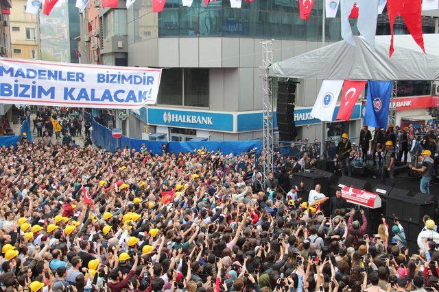 Haluk Levent, konser gelirini şehit madencilerin ailelerine bağışladı