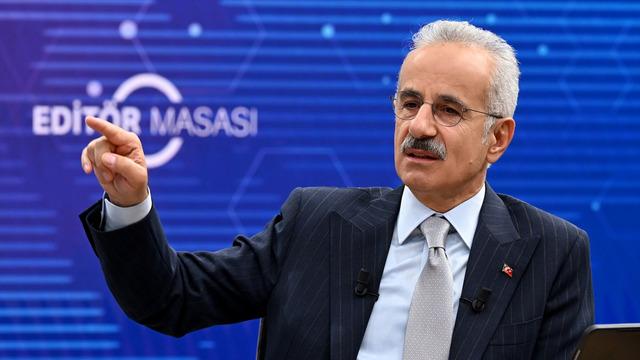Süper hızlı demir yoluna paralel otoyol '80 dakikada Ankara'dan İstanbul'