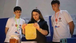 Liselilerin kombucha mantarından elde ettiği biyomateryal yanık tedavisinde kullanılabilecek