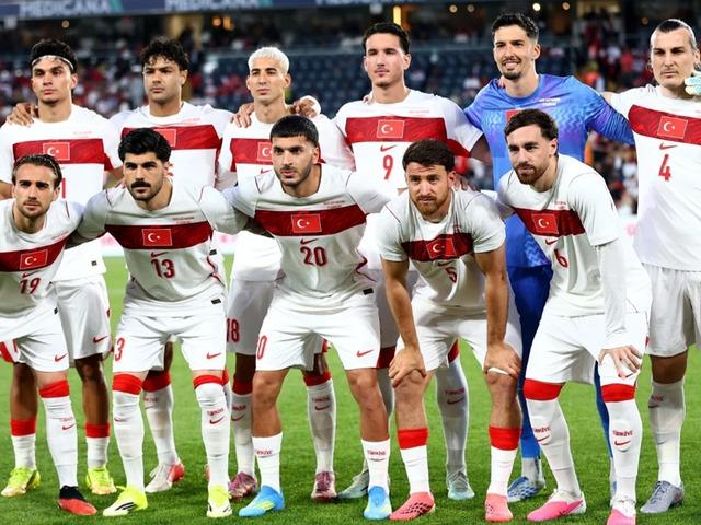 Milli golc&uuml; Deniz G&uuml;l, Galatasaray'a transfer olmak istiyor!