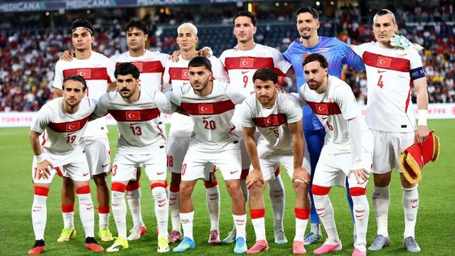 Milli golcü Deniz Gül, Galatasaray'a transfer olmak istiyor!