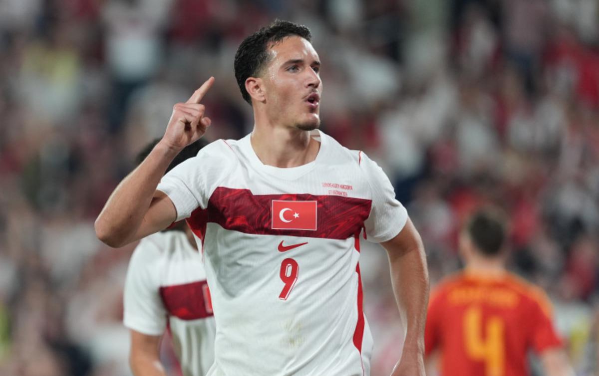 Milli golc&uuml; Deniz G&uuml;l, Galatasaray a transfer olmak istiyor! 1