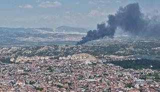 Kau&ccedil;uk deposunda korkutan yangın