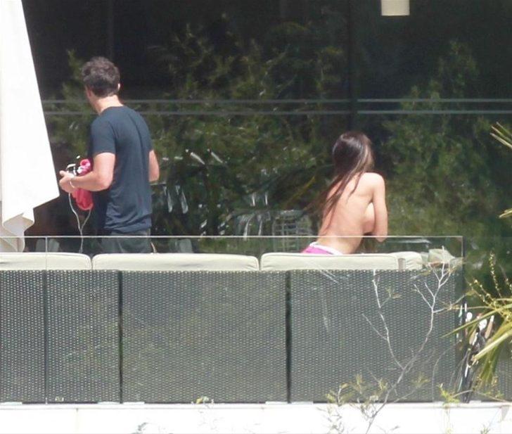 Kocası evde o tatilde...Üstsüz yakalandı! Kocası evde o tatilde...  G5