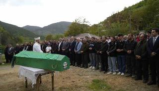 G&uuml;m&uuml;şhane&rsquo;de &ouml;ld&uuml;r&uuml;len gen&ccedil; kadın son yolculuğuna uğurlandı