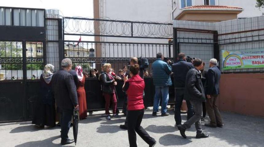 İstanbul, Ataşehir'de skandal! Kız öğrencilerin fotoğraflarını çekip taciz etti!