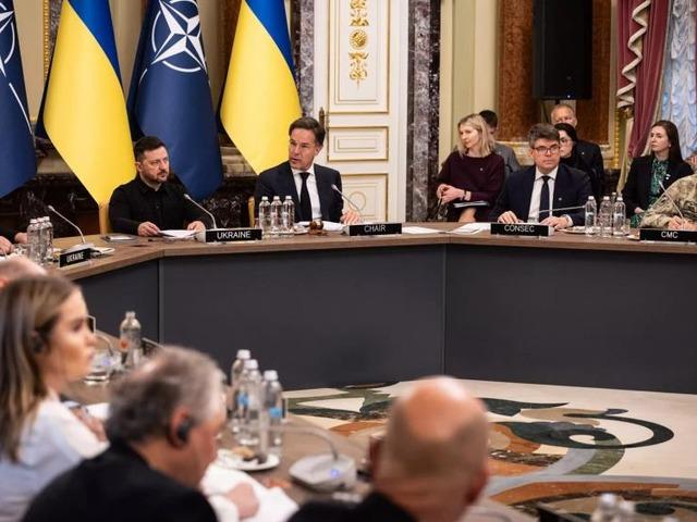 Rutte: "Ukrayna'da &ouml;l&uuml;me terk edileceksiniz"
