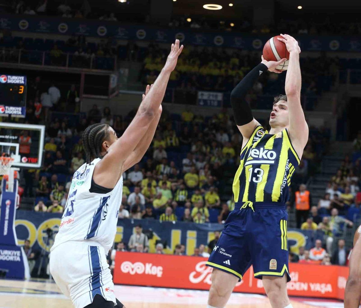 Fenerbahçe seride 2-0 öne geçti 1