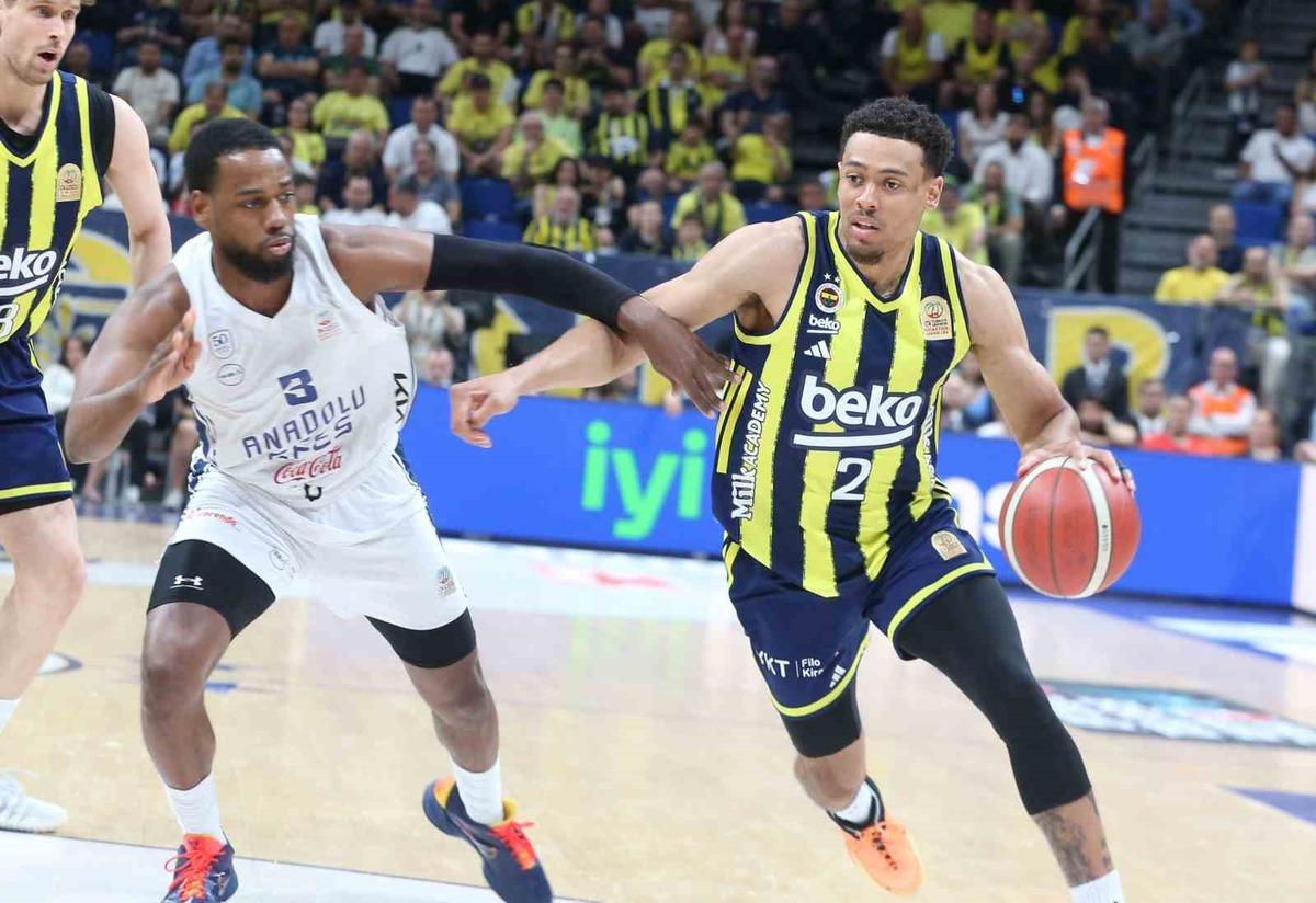 Fenerbahçe seride 2-0 öne geçti 2