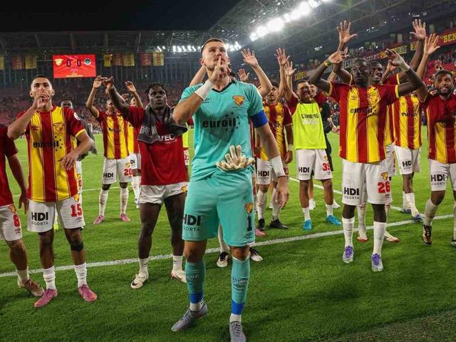G&ouml;ztepe kalecisi Lis, Lech Poznan yolcusu