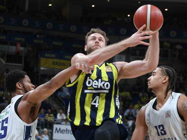 Fenerbah&ccedil;e seride 2-0 &ouml;ne ge&ccedil;ti
