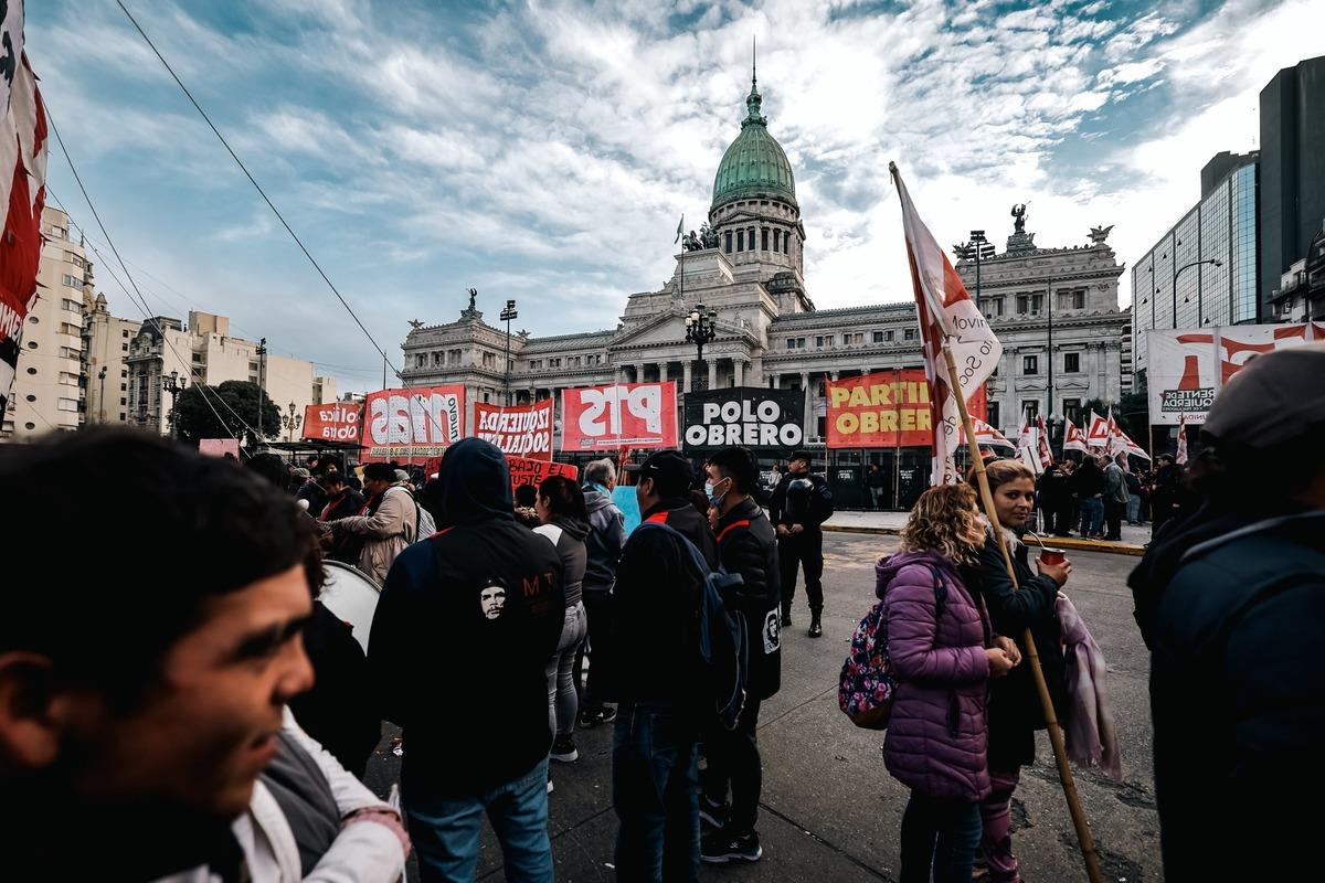 Arjantin&rsquo;de İnsanlar Maaşını Neden Hemen Harcıyor? 8