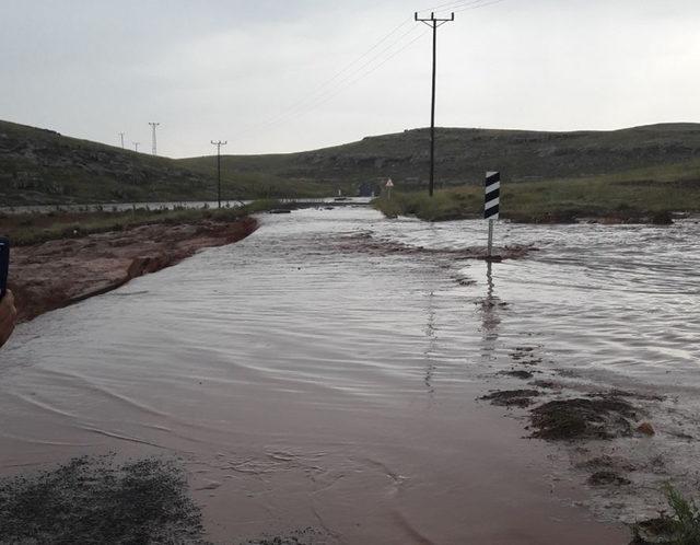 Şanlıurfa'da sağanak sele yol açtı