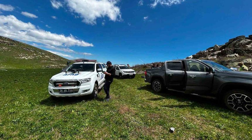 Kars&rsquo;ta 5 g&uuml;nd&uuml;r haber alınamayan gen&ccedil; i&ccedil;in arama &ccedil;alışmaları s&uuml;r&uuml;yor