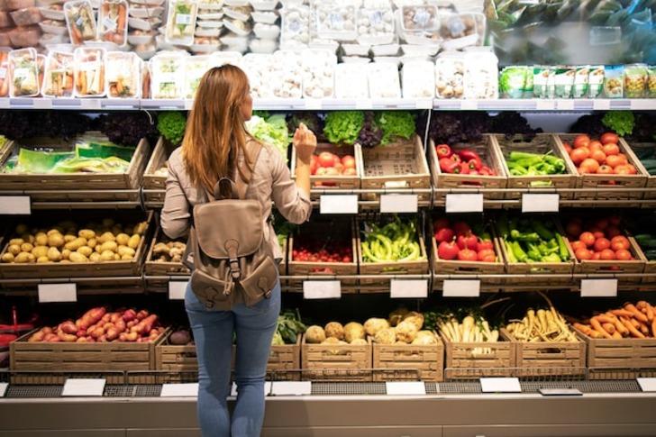 Evin ihtiya&ccedil;ları i&ccedil;in markete girdiğinde sepete ilk olarak ne atıyorsun?