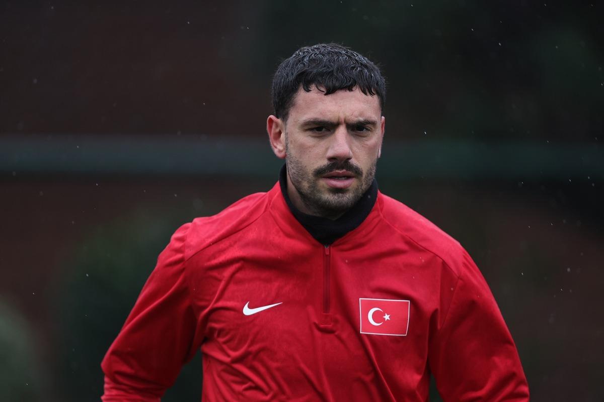 Bu kadarını kimse beklemiyordu! Merih Demiral Fenerbah&ccedil;e i&ccedil;in &ouml;yle bir şey yaptı ki... 1