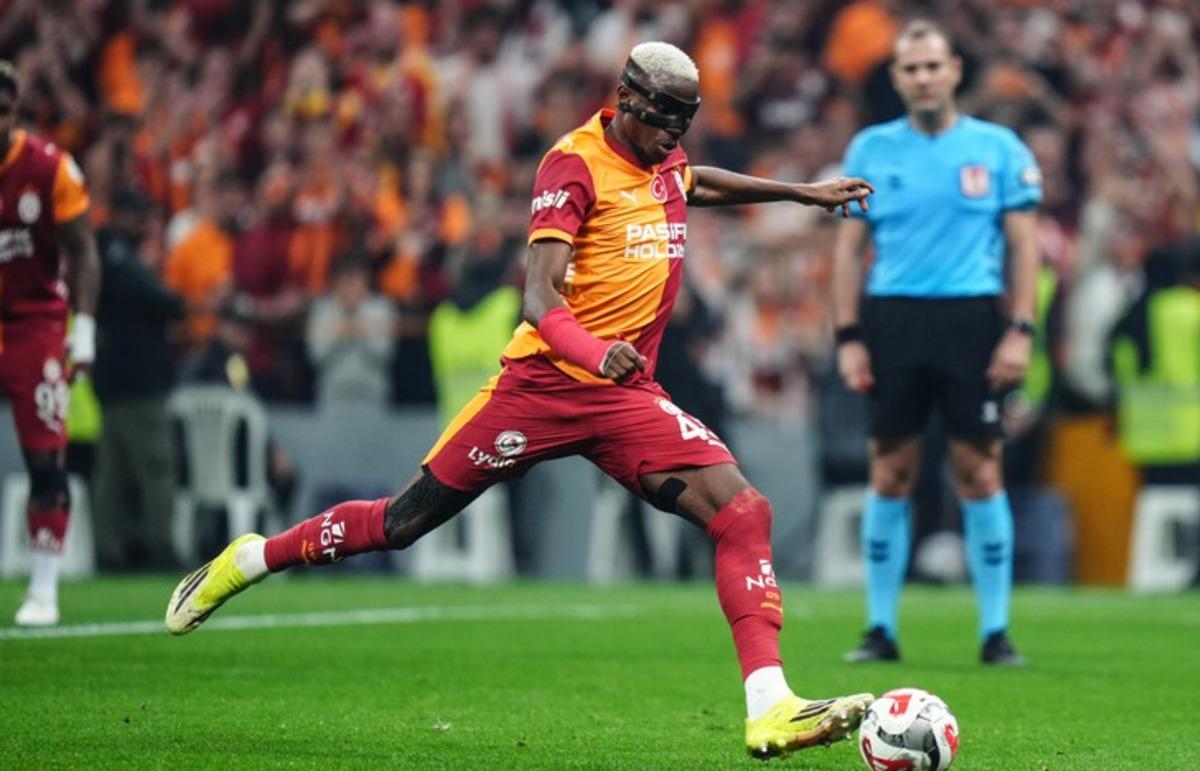 Galatasaray da 130 milyon Euro luk Osimhen depremi! D&uuml;nya devi gemileri yaktı 3