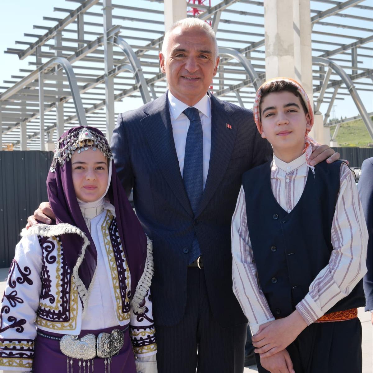 Yunanistan dan 1055 sikke geri d&ouml;nd&uuml;! Bakan Ersoy dan Yunanistan a destek 5