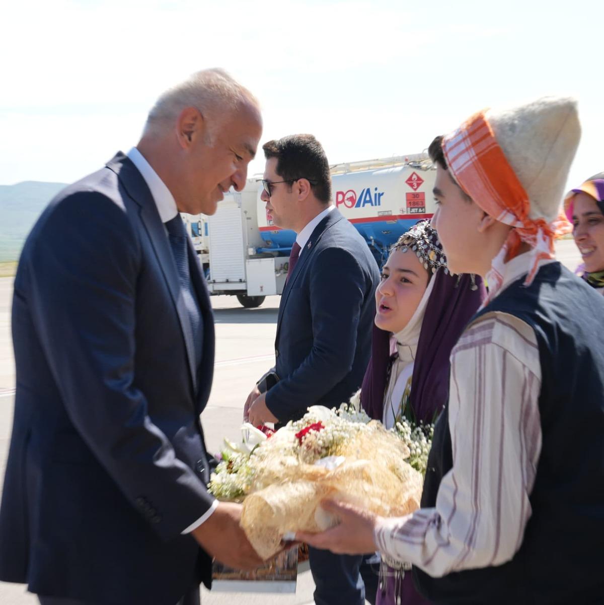 Yunanistan dan 1055 sikke geri d&ouml;nd&uuml;! Bakan Ersoy dan Yunanistan a destek 4