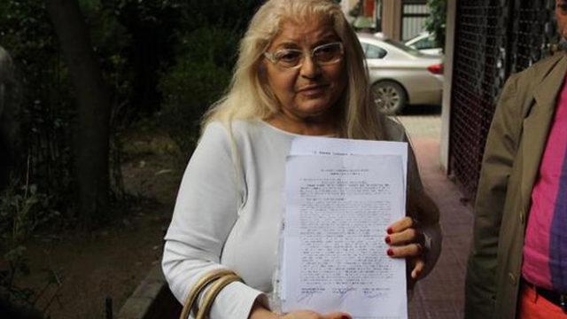 İstanbul'da AVM'de denediği pantolondan yarasa çıkan profesöre bir şok daha