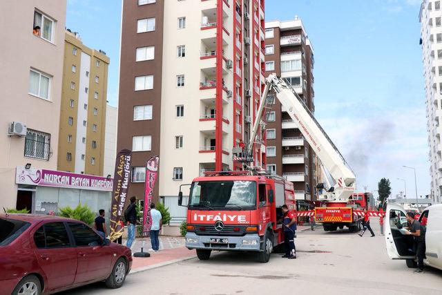 Cinsel saldırıya uğradığını öne sürüp, balkondan yardım istedi