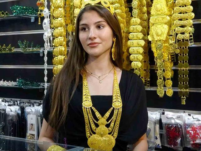 Altın fiyatları tavan yaptı d&uuml;ğ&uuml;nlerde yeni tercih 'imitasyon setler' oldu!