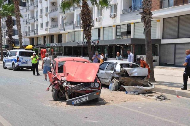 Mersin&rsquo;de zincirleme trafik kazası: 1 yaralı 2