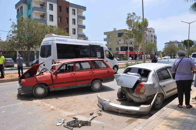 Mersin&rsquo;de zincirleme trafik kazası: 1 yaralı 1