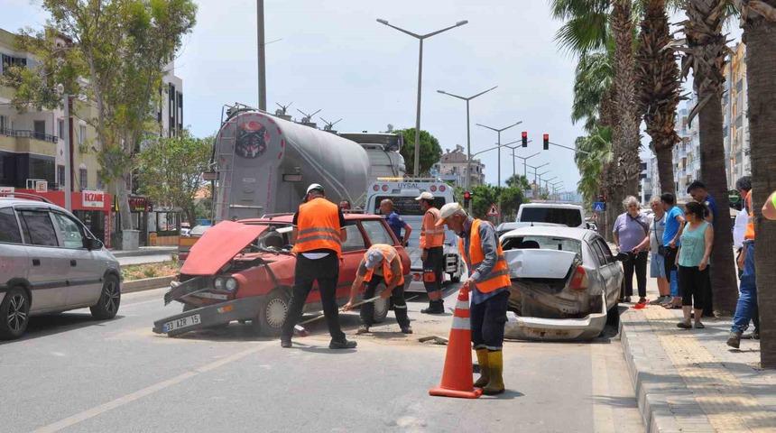 Mersin&rsquo;de zincirleme trafik kazası: 1 yaralı