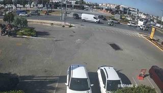 Bodrum&rsquo;daki kaza kamerada: "Motosiklet savruldu, 2 kişi yaralandı"