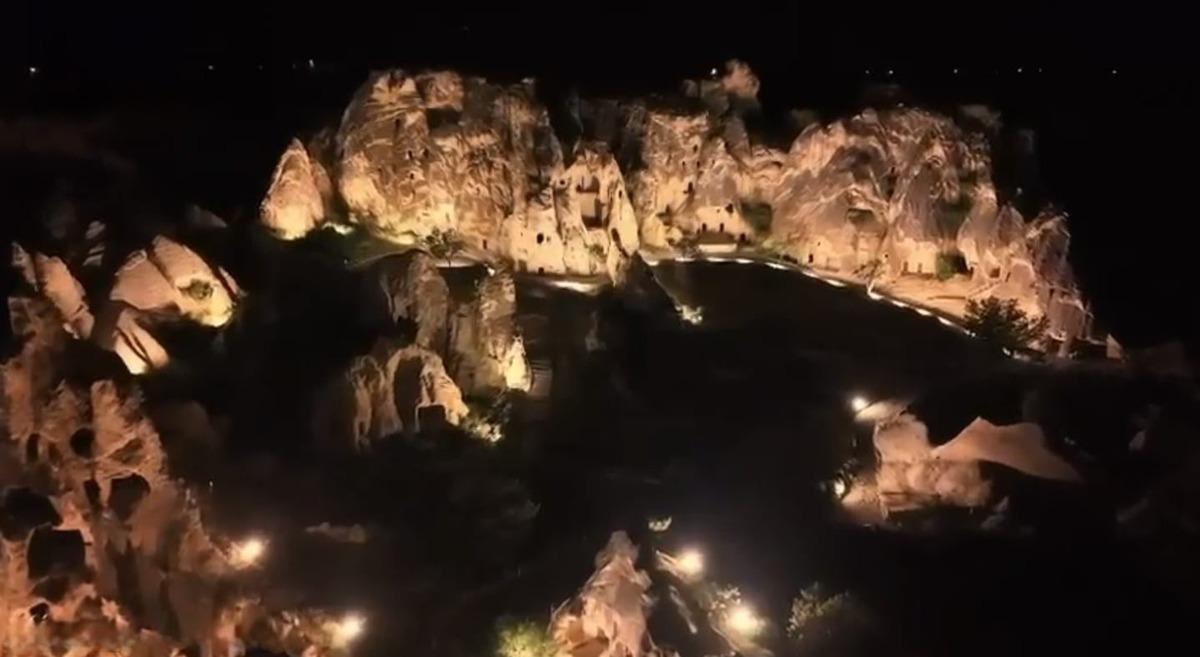 G&ouml;reme de gece m&uuml;zeciliği başladı! Bakan Ersoy: "Hedefimiz yalnıza turist sayısını artırmak değil..." 2