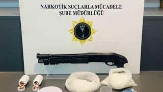 Samsun’da zehir tacirlerine gözaltı: 831 gram metamfetamin ele geçirildi