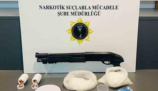 Samsun&rsquo;da zehir tacirlerine g&ouml;zaltı: 831 gram metamfetamin ele ge&ccedil;irildi