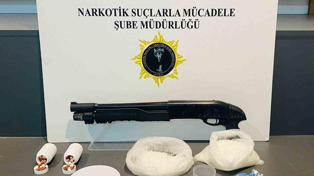 Samsun’da zehir tacirlerine gözaltı: 831 gram metamfetamin ele geçirildi