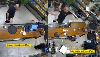 Avcılar'da g&ouml;z&uuml; d&ouml;nm&uuml;ş m&uuml;şteri kafeyi birbirine kattı! O anlar kamerada
