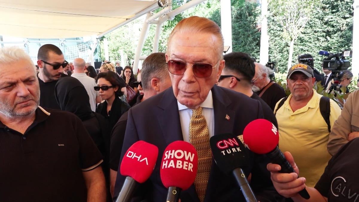 Reha Muhtar son yolculuğuna uğurlandı! Duygusal anlar: "Dünya ile bağını koparmış" 9