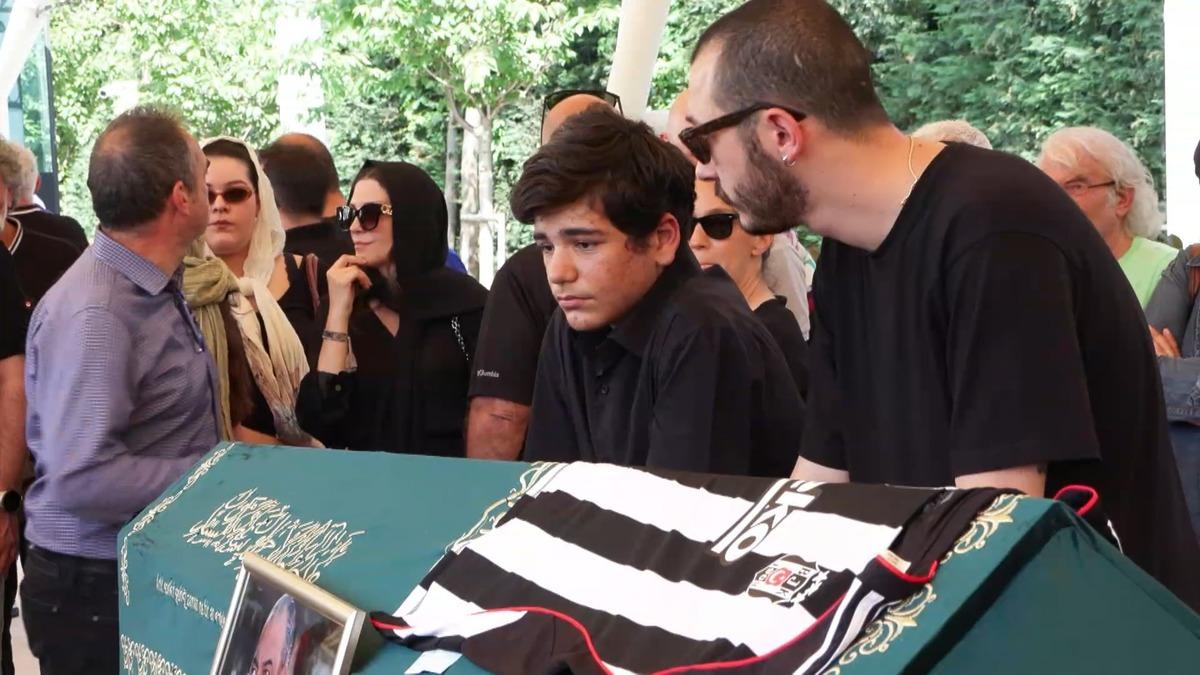 Reha Muhtar son yolculuğuna uğurlandı! Duygusal anlar: "Dünya ile bağını koparmış" 2