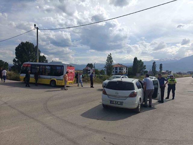 Bursa&rsquo;da feci kaza: 3 yaralı 1